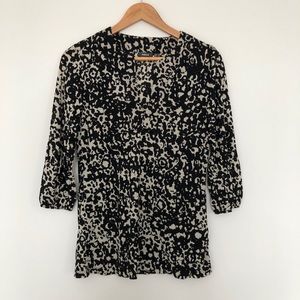 3/4 Sleeve Black & Tan Patterned Blouse